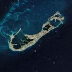 Una capa rocosa oculta bajo las Bermudas explica un misterioso abombamiento en la corteza oceánica.